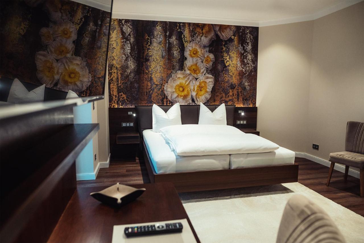 Hotel - Pension & Gaststaette "Alter Koenig" Hettstedt Ngoại thất bức ảnh